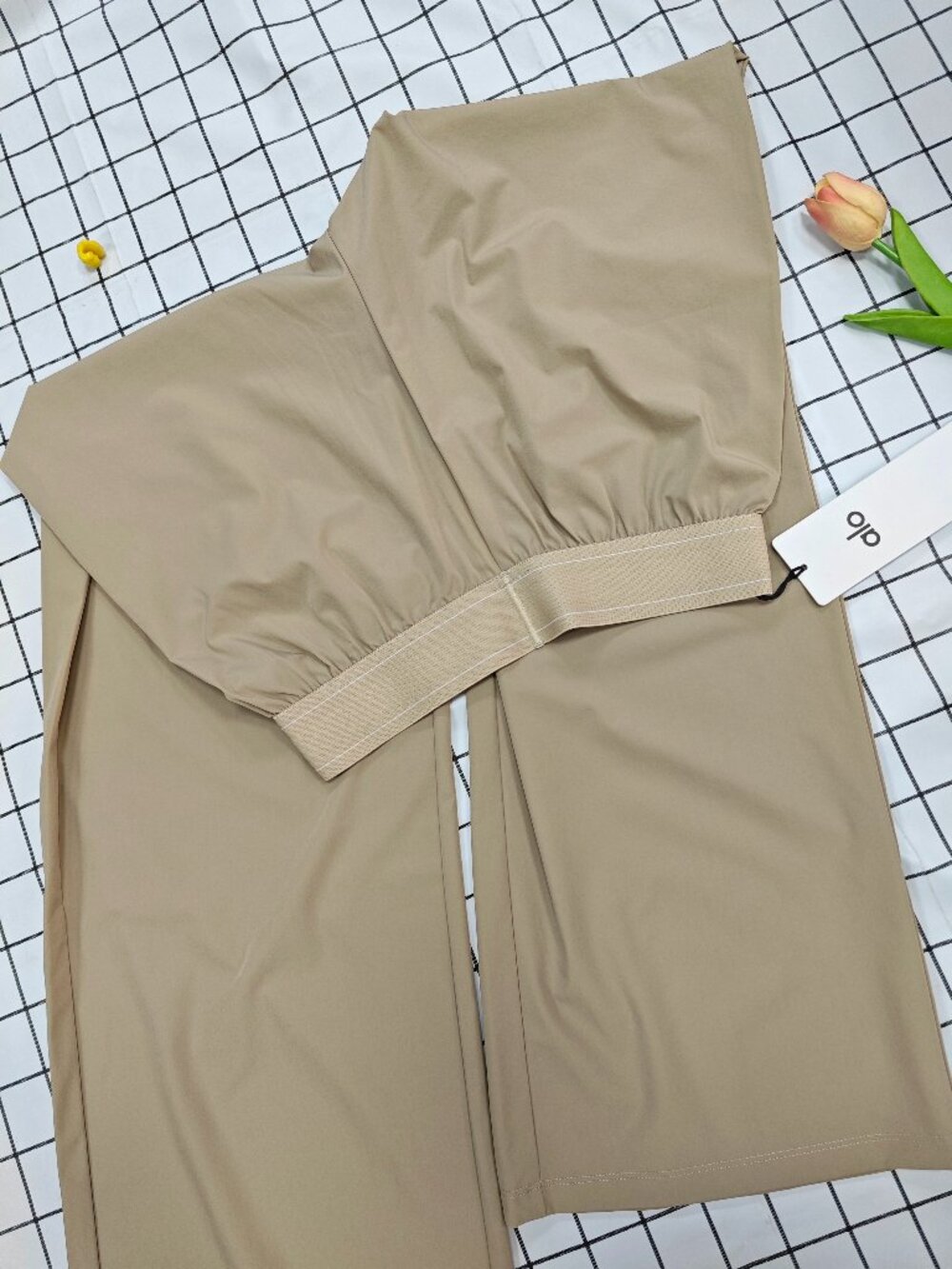 💕NWT ALO Yoga（Regular）Suit Up Trouser Gravel😉Quiet Luxury Neutral Pants - Picture 6 of 9